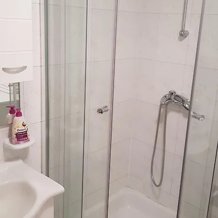 Minerva - One Bedroom A2 Appartement *
